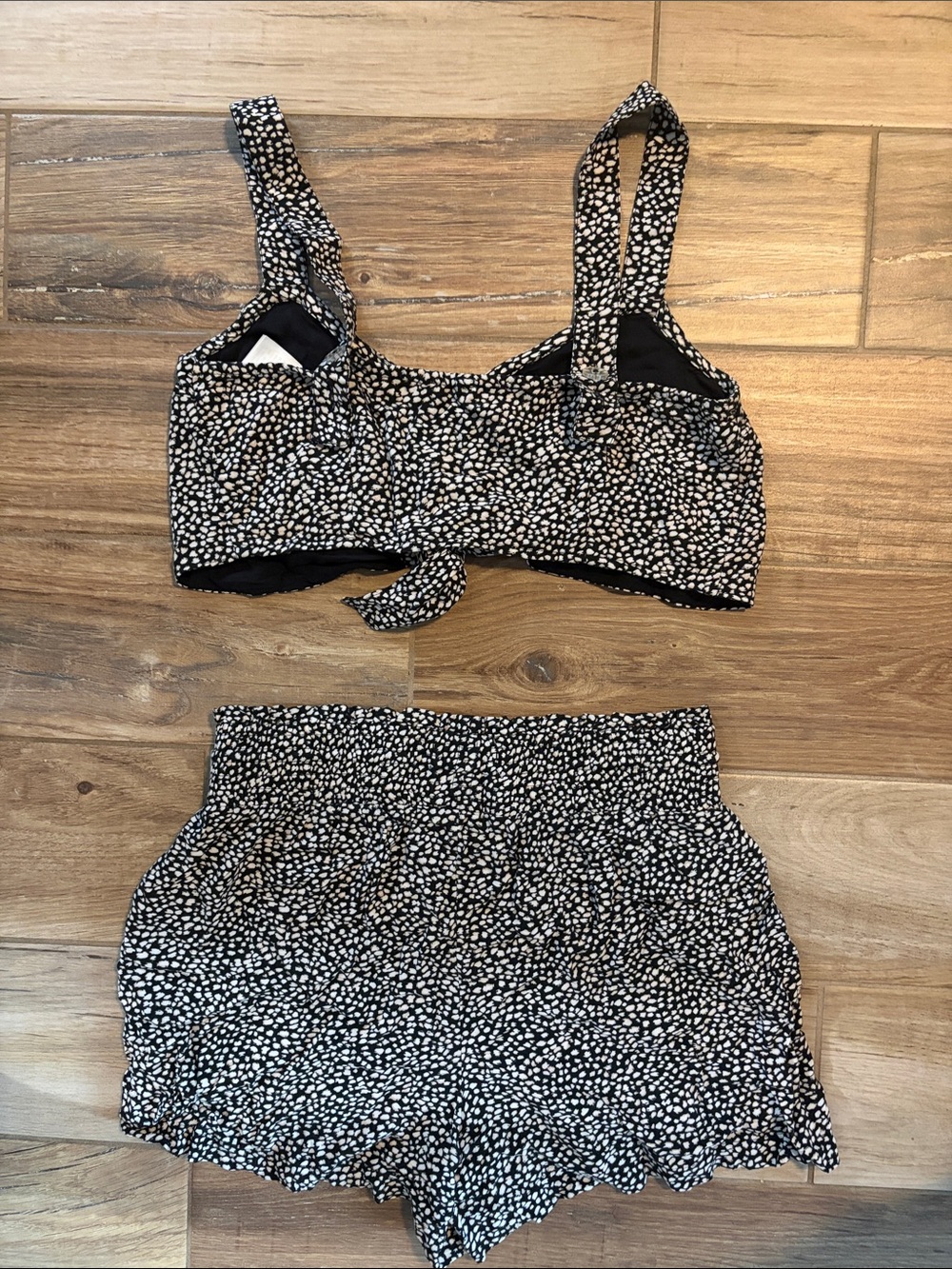 ABERCROMBIE & FITCH Black and White Two-Piece Set - Picture 7 of 8